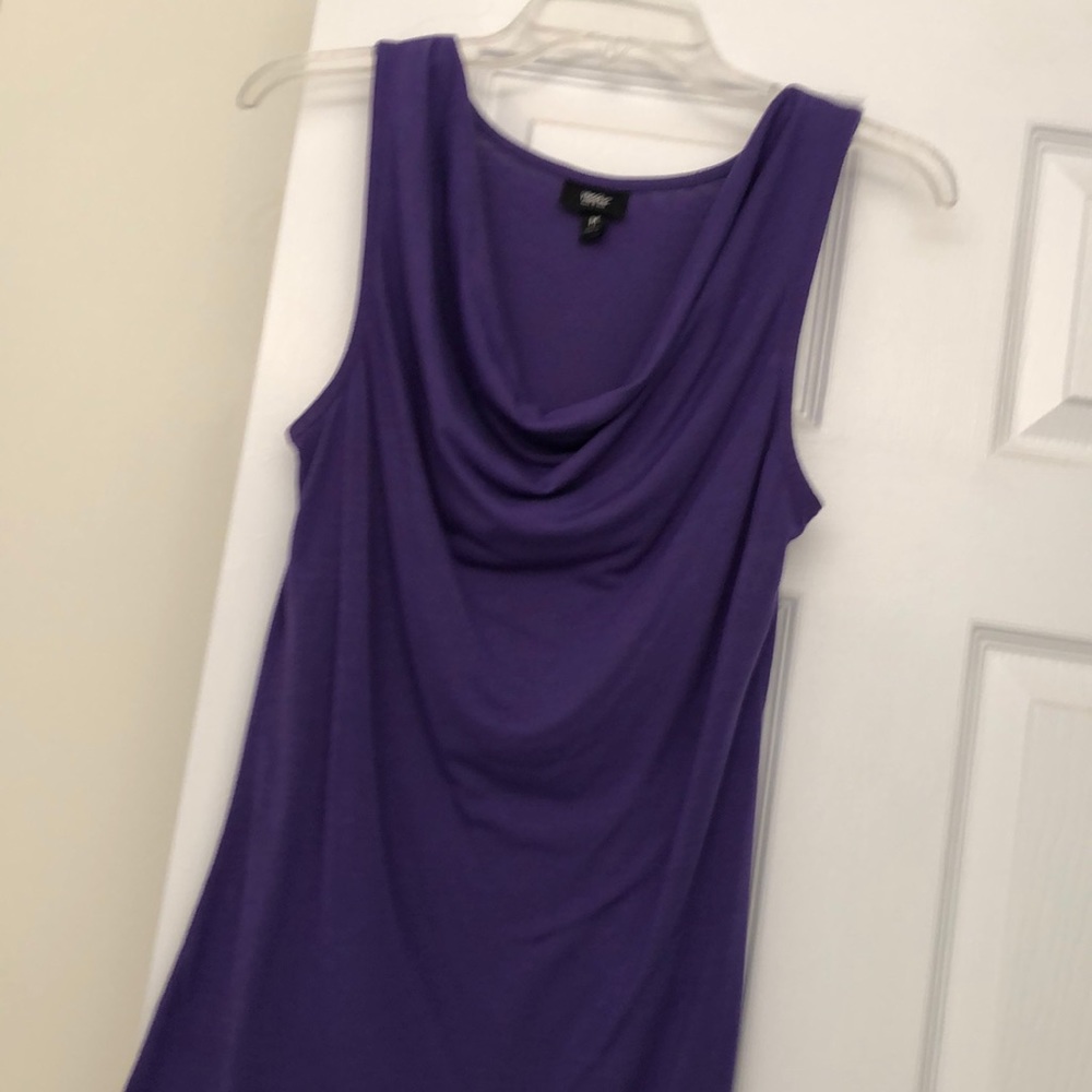 Sleeveless shirt